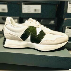 New Balance 327 ~ 2025~ Women's Sneakers Shoes Casual White Dark Olivine size 8